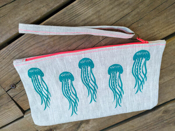 BEACH-POUCH-JELLYFISH-LARGE